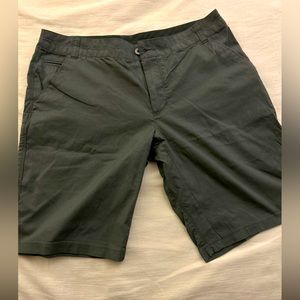 Men’s kuhl shorts. Size 38 10”